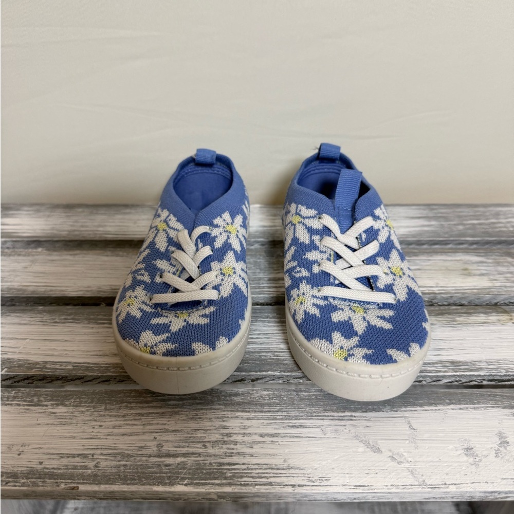 Carter’s floral sneakers • Toddler size 8